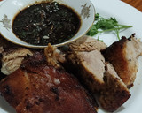 Foto del paso 5 de la receta: Cerdo asado con aderezo de salsa soya, perejil y ajo