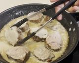 Foto del paso 3 de la receta: Solomillo de cerdo a la pimienta verde en leche de coco