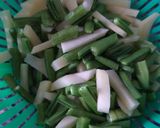 ग्वार फली आलू की सब्जी (guar phalli aloo ki sabzi recipe in Hindi) रेसिपी चरण 1 फोटो
