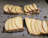 A picture of step 4 of Baked salmon with apple.