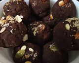 A picture of step 7 of Millet ladoo nachni.