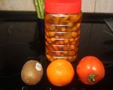 Foto del paso 1 de la receta: Ensalada con mandarina, huevo cocido y más cosas