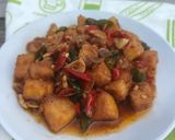 Foto langkah ke 5 dari resep Oseng Ikan Asin Jambal Roti.