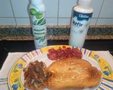 Foto del paso 1 de la receta: Tostada de pan de pueblo con queso Kéfir, salchichón ibérico y anchoas
