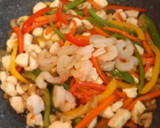 Foto del paso 5 de la receta: Noodles con pollo y gambas