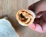 Gambar langkah 5 resipi Roti gulung tuna tin goreng telur.