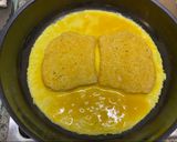Foto del paso 2 de la receta: Tostadas con huevo en sartén 🍞 🍳