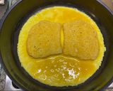 Foto del paso 2 de la receta: Tostadas con huevo en sartén 🍞 🍳