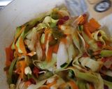 Foto del paso 3 de la receta Nidos de Tagliatelle con verduras jamón y nata