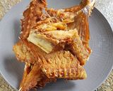 Foto langkah ke 1 dari resep Tumis tulang jambal kecombrang.