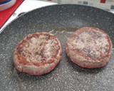 Foto del paso 4 de la receta: Hamburguesa con reducción de Pedro Ximénez y col lombarda estilo chucrut