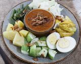 Foto langkah ke 4 dari resep Gado-gado Siram Jawa Timur.