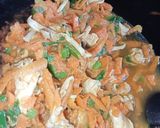 Foto langkah ke 5 dari resep Bola Bola Ubi Kayu Isi Ayam.
