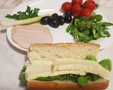 Pas rețetă Sandwich cu salată, roșii, caș de vacă și șuncă de pui 2 fotografie
