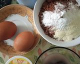 Foto langkah ke 1 dari resep 28. Bolu Kukus Coklat 2 Telur.