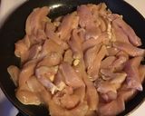 Foto del paso 3 de la receta: Pollo 🍗 en salsa Alfredo