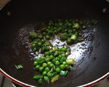 A picture of step 2 of Chapati Poha.