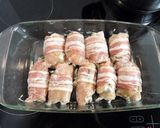 Baconbe göngyölt gombával töltött csirkemell recept fázis 6 fotója
