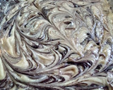 Foto del paso 3 de la receta: Bizcochuelo marmolado de chocolate blanco y chocolate negro