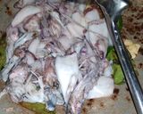 Foto langkah ke 3 dari resep Cumi Hitam Bumbu Iris.