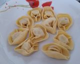 Foto del paso 1 de la receta: Raviolis rellenos de queso con alcachofas y salsa de roquefort