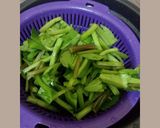 Foto langkah ke 1 dari resep Tumis genjer kuah tauco.
