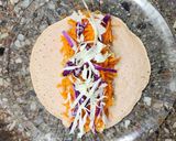 Foto del paso 5 de la receta: 🍳🌯Wrap fresco de vegetales y huevo revuelto 🌯🍳