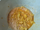 Tortilla de patata rellena de atún y queso manchego