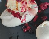 Une image de l'étape 3 de Pavlova fruits rouges.