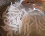Foto langkah ke 2 dari resep Che Hun Tiaw (Bubur Sagu Gunting).