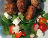 A picture of step 1 of Meatballs with feta and olives.