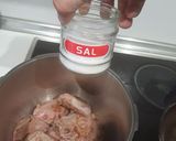 Foto del paso 3 de la receta: Carrilleras de cerdo con salsa de nueces