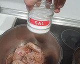 Foto del paso 3 de la receta: Carrilleras de cerdo con salsa de nueces