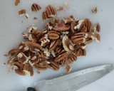 Foto del paso 1 de la receta: Muslos en salsa de nuez pecana y chile guajillo!!