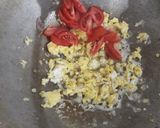 Foto langkah ke 4 dari resep Tumis kubis telur tomat.