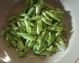 Foto langkah ke 1 dari resep Tumis Sosis Sawi Putih Buncis Kentang Saos Tiram.