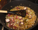 Foto del paso 7 de la receta: Tentáculos de pulpo en salsa