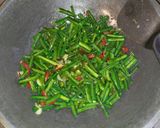 Foto langkah ke 5 dari resep Tumis kacang dengan tempe.