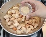 A picture of step 2 of Pizza Karahi.