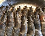 Foto langkah ke 2 dari resep Grilled barbecue prawn.