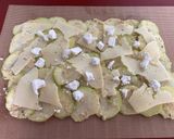 Foto del paso 2 de la receta Focaccia de calabacín rellena de queso