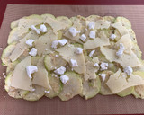 Foto del paso 2 de la receta: Focaccia de calabacín rellena de queso