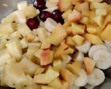 Foto del paso 2 de la receta: Ensalada con todas las frutas 🍒🍎🍑🍊🍍🍌🍋🥭