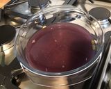 Une image de l'étape 2 de Dôme de riz rose au bouillon de chou rouge et cardamome.