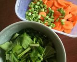 Foto langkah ke 1 dari resep Tumis kuah sayur.