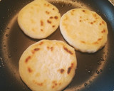 Foto del paso 3 de la receta: Arepa con sardina y pico de gallo
