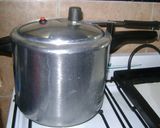 Foto del paso 2 de la receta: Peceto o lengua, puerros salteados y papines