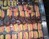 Foto langkah ke 7 dari resep Semprit Celup Coklat.