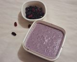 A picture of step 6 of Mulberry Ice cream with fresh cream.