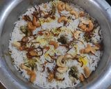 मटण बिर्याणी खास कुकपॅड टीमसाठी (Mutton Biryani Recipe In Marathi) रेसिपी स्टेप 5 फोटो 